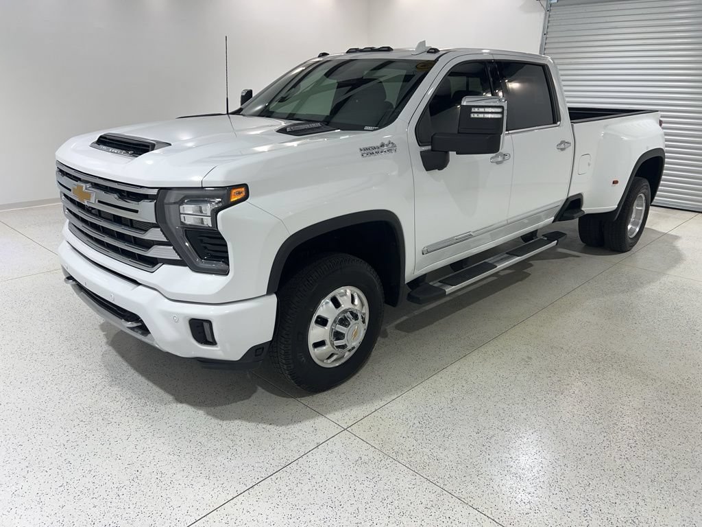 Used 2024 Chevrolet Silverado 3500 High Country AWD/4WD video 1