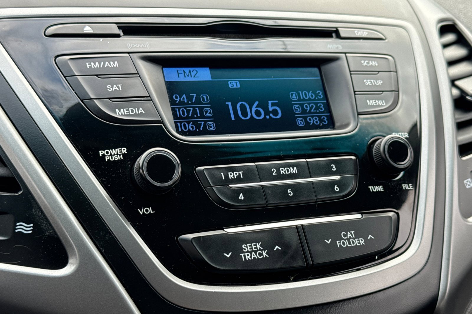 Used 2016 Hyundai Elantra SE image 21