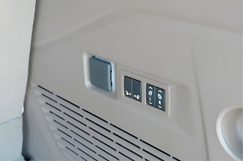 New 2026 GMC Yukon Denali w/ Sun & Power Step Package image 29