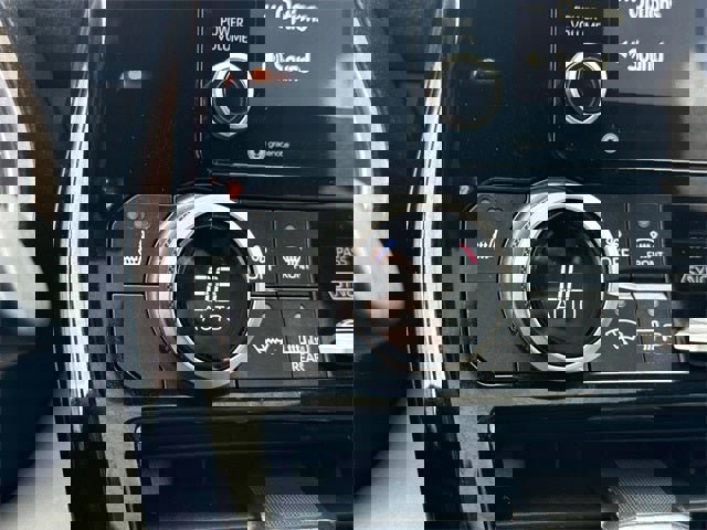 Used 2021 Toyota Highlander XLE image 26