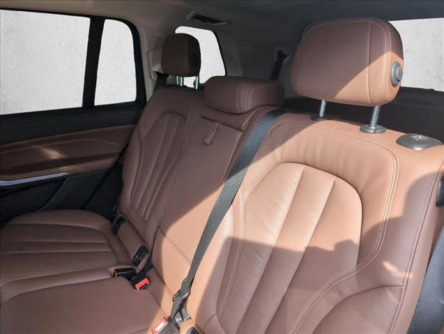 Used 2022 BMW X7 xDrive40i w/ Executive Package image 19