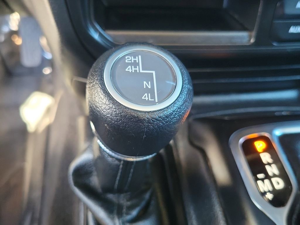 Used 2023 Jeep Gladiator Willys image 20