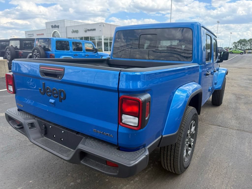 New 2026 Jeep Gladiator Sport AWD/4WD image 3