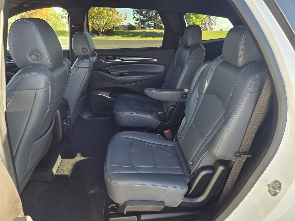 Used 2022 Buick Enclave Premium image 22