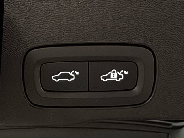 Certified 2023 Volvo XC60 B5 Ultimate image 32