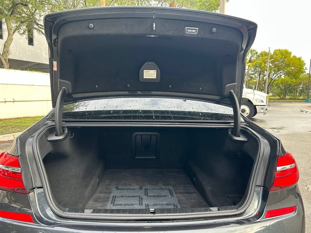 Used 2019 BMW 740i w/ Executive Package RWD image 40