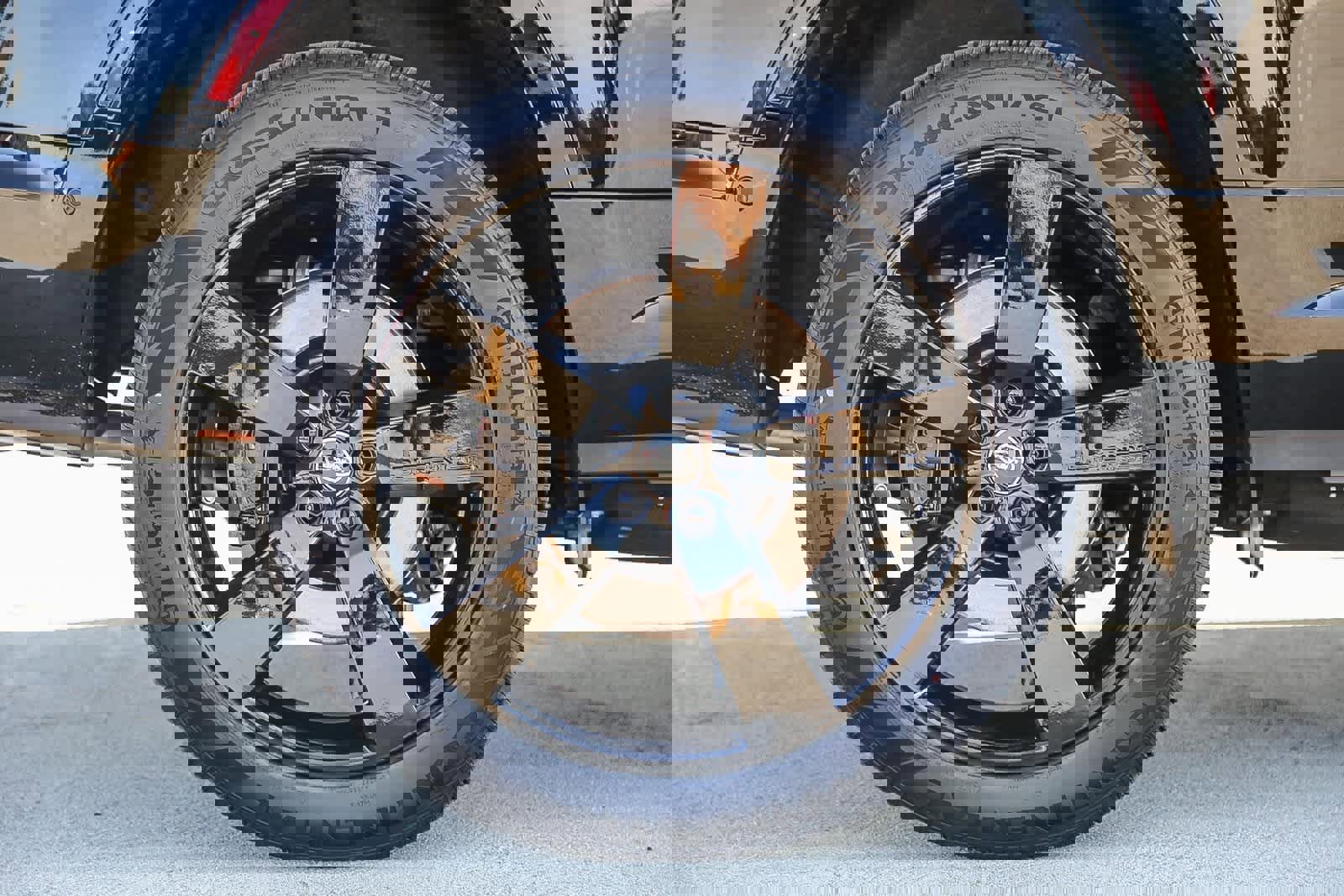 New 2025 Land Rover Defender 130 V8 image 10