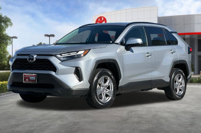 Certified 2025 Toyota RAV4 LE AWD/4WD image 10