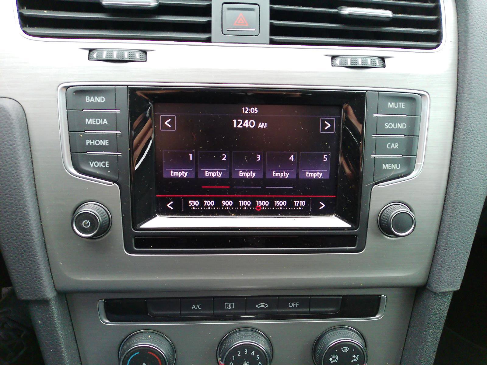 Used 2015 Volkswagen Golf TDI S image 15