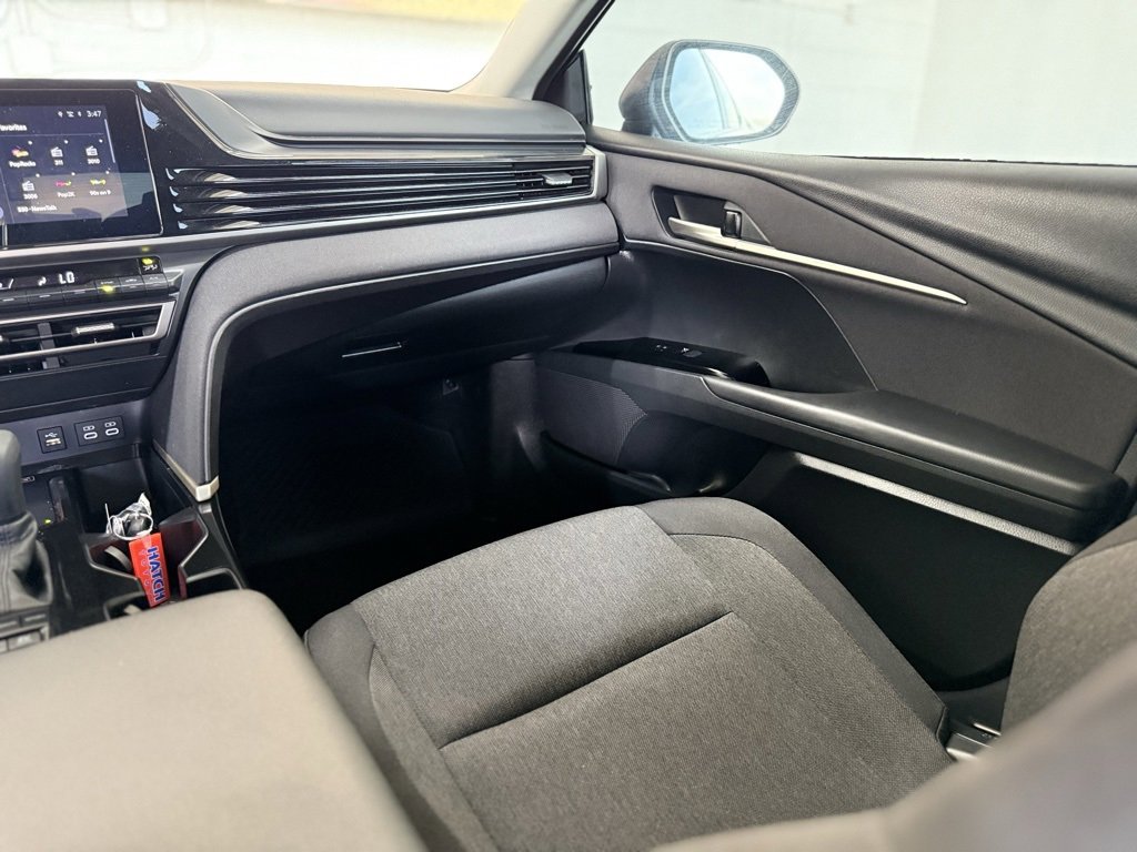 Used 2025 Toyota Camry LE image 18