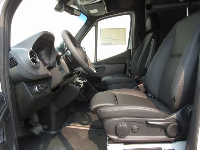 New 2025 Mercedes-Benz Sprinter 2500 image 10