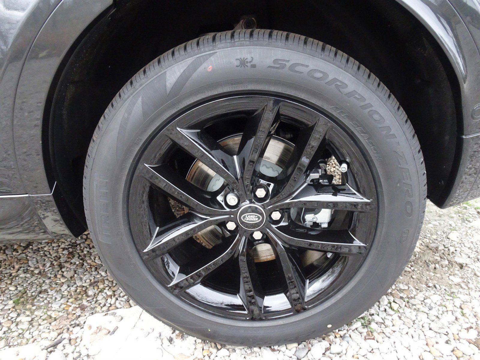 New 2025 Land Rover Discovery Sport S image 25