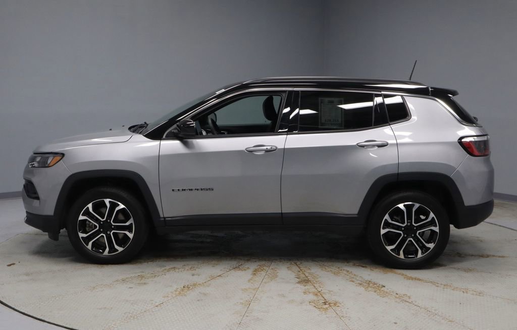 Used 2024 Jeep Compass Limited AWD/4WD image 7
