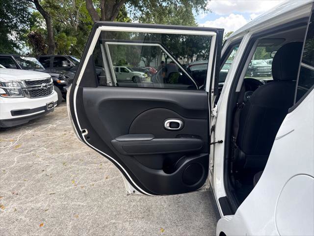 Used 2014 Kia Soul + w/ Eco Package FWD image 29