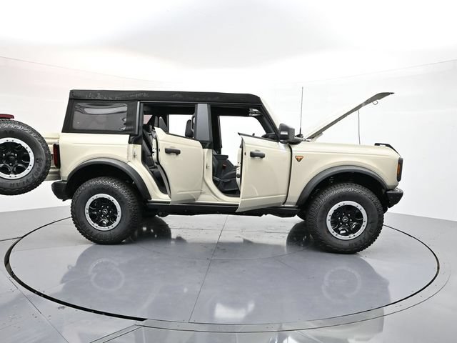 Used 2025 Ford Bronco Badlands AWD/4WD image 36
