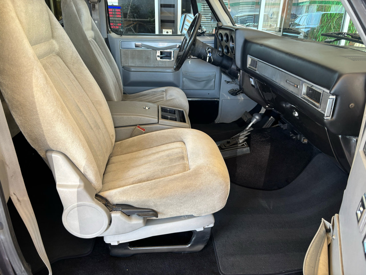 Used 1991 Chevrolet Blazer 4WD image 21