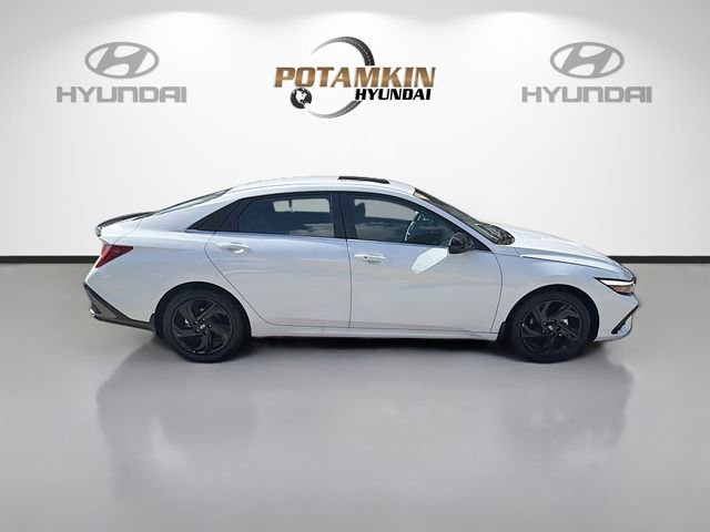 New 2026 Hyundai Elantra SEL Sport image 4