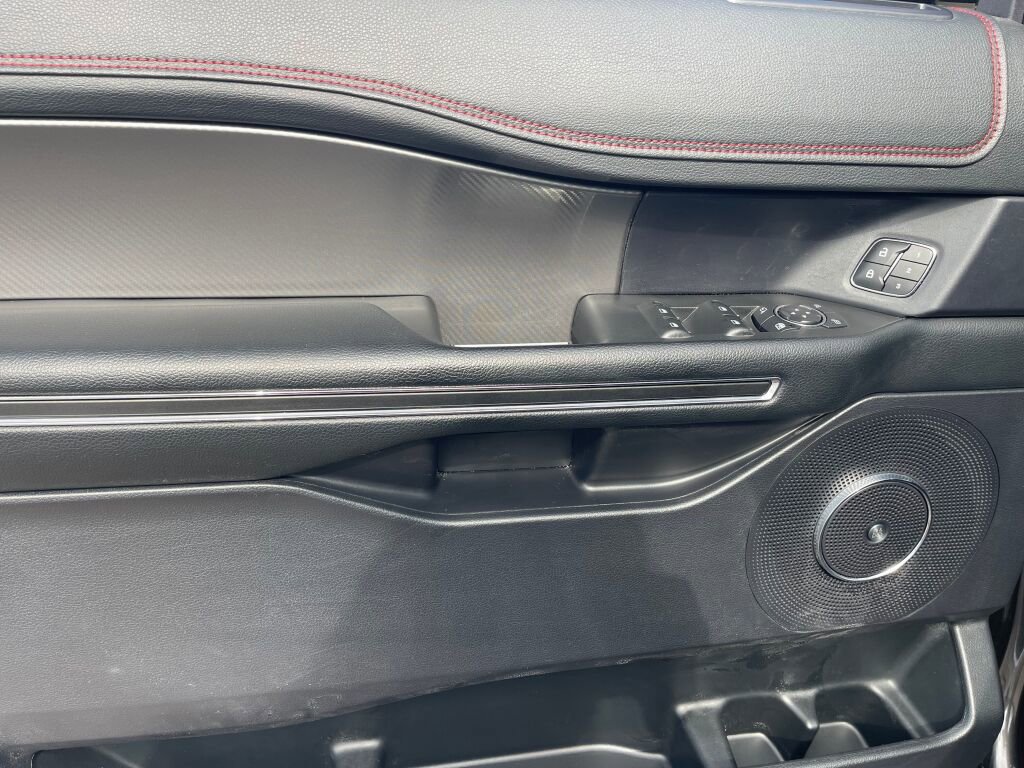 Used 2021 Ford Expedition Limited image 8