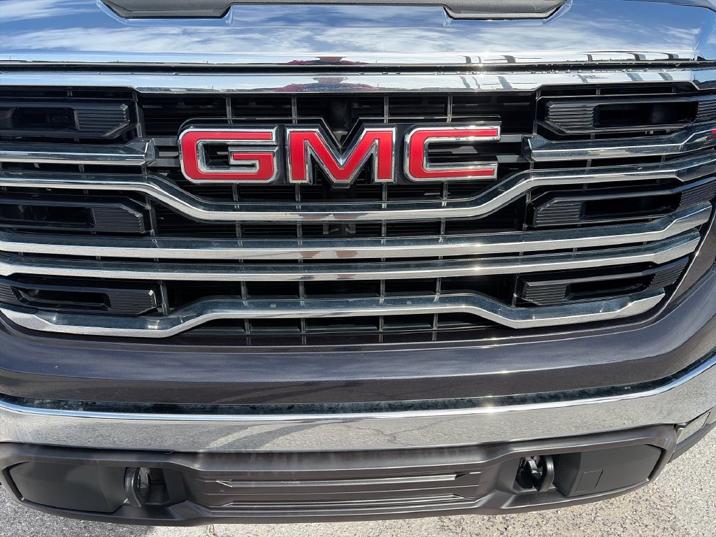 Used 2022 GMC Sierra 1500 SLT w/ SLT Convenience Package AWD/4WD image 33