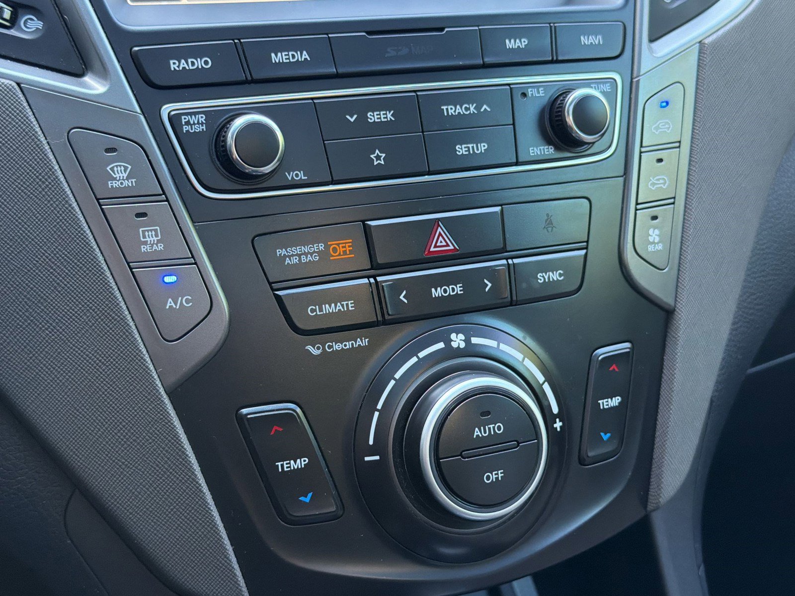 Used 2019 Hyundai Santa Fe XL FWD image 19