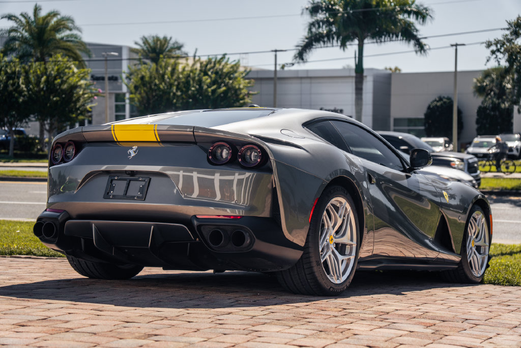 Used 2019 Ferrari 812 Superfast RWD image 5