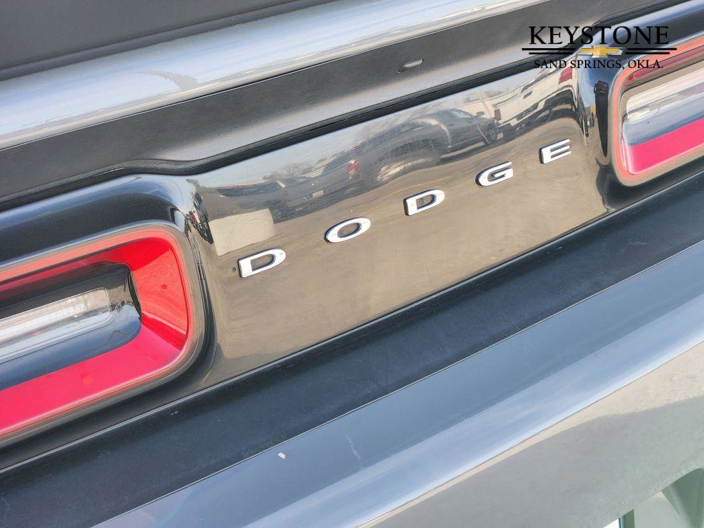 Used 2023 Dodge Challenger SXT image 11