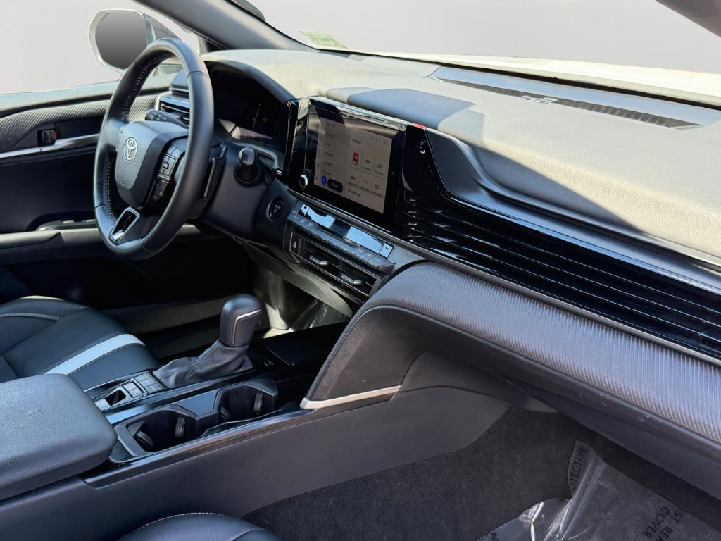 Used 2025 Toyota Camry SE FWD image 7