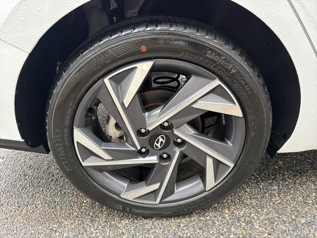 Used 2025 Hyundai Elantra Sport image 35