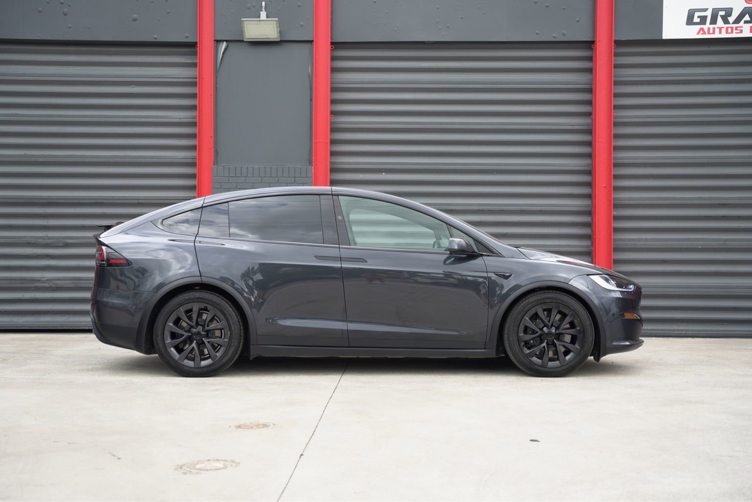 Used 2024 Tesla Model X image 3