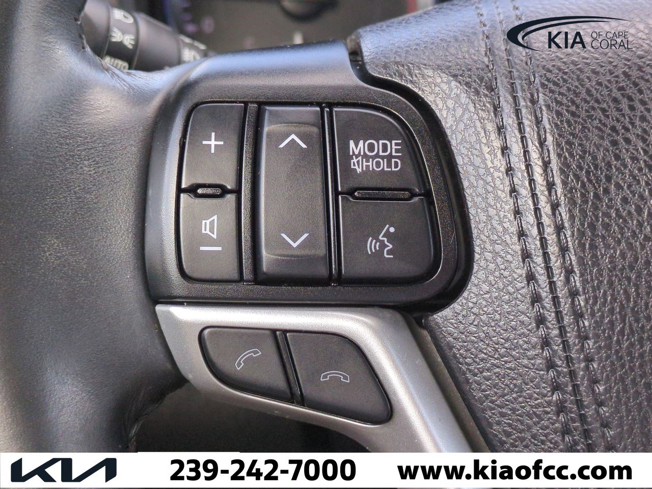 Used 2019 Toyota Highlander XLE image 27