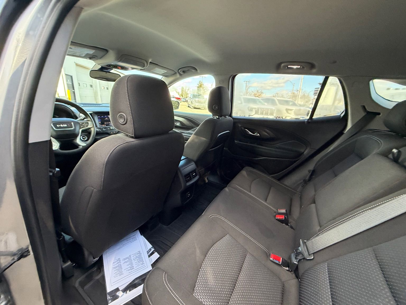 Used 2024 GMC Terrain SLE w/ Driver Convenience Package image 24