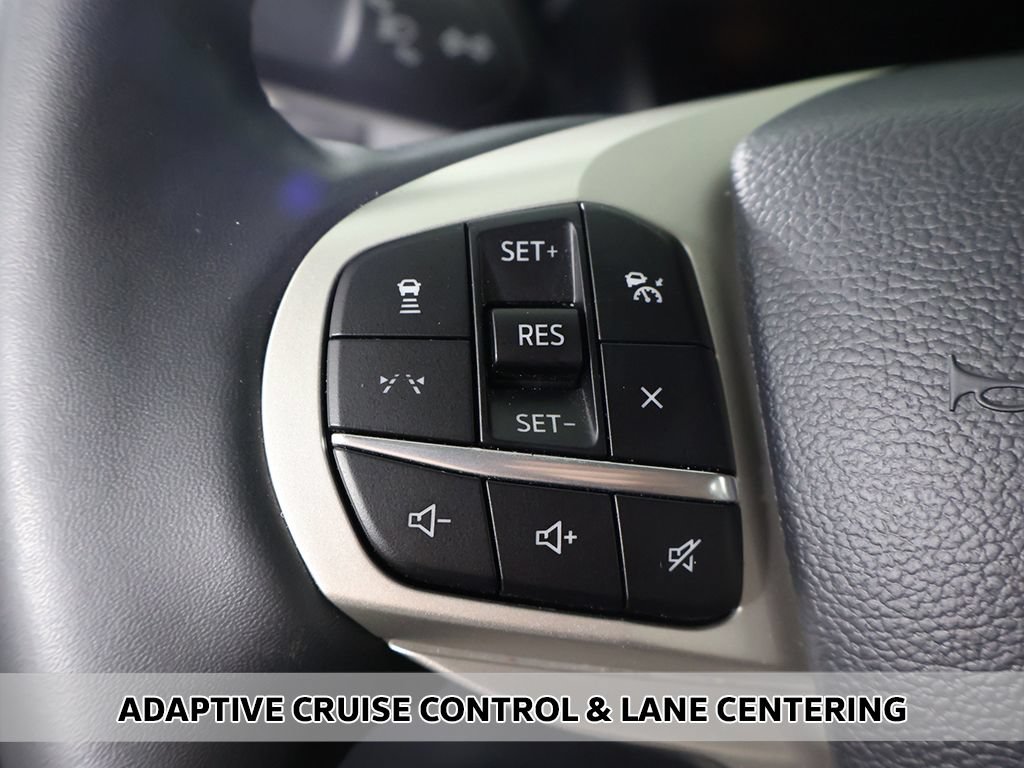 Used 2025 Ford Explorer Active w/ Active Comfort Package AWD/4WD image 3