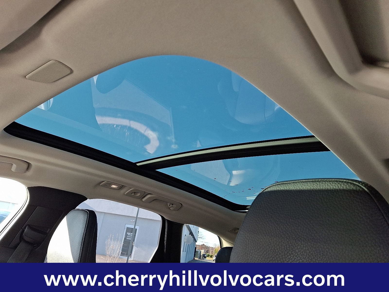 Certified 2025 Volvo XC60 B5 Plus image 15