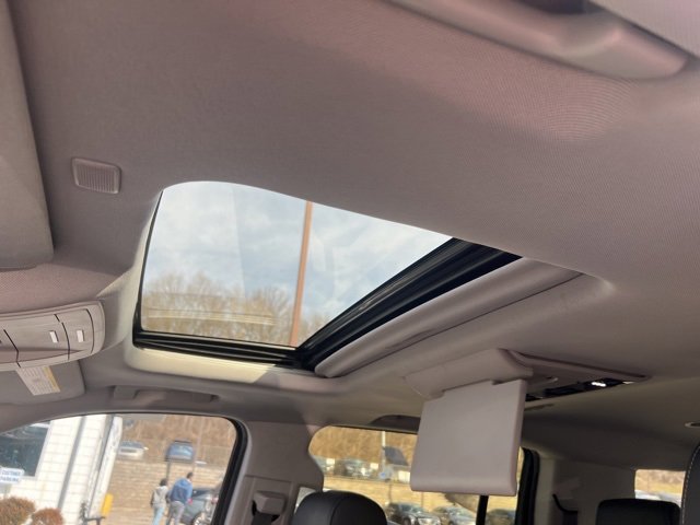 Used 2018 Chevrolet Suburban Premier image 10