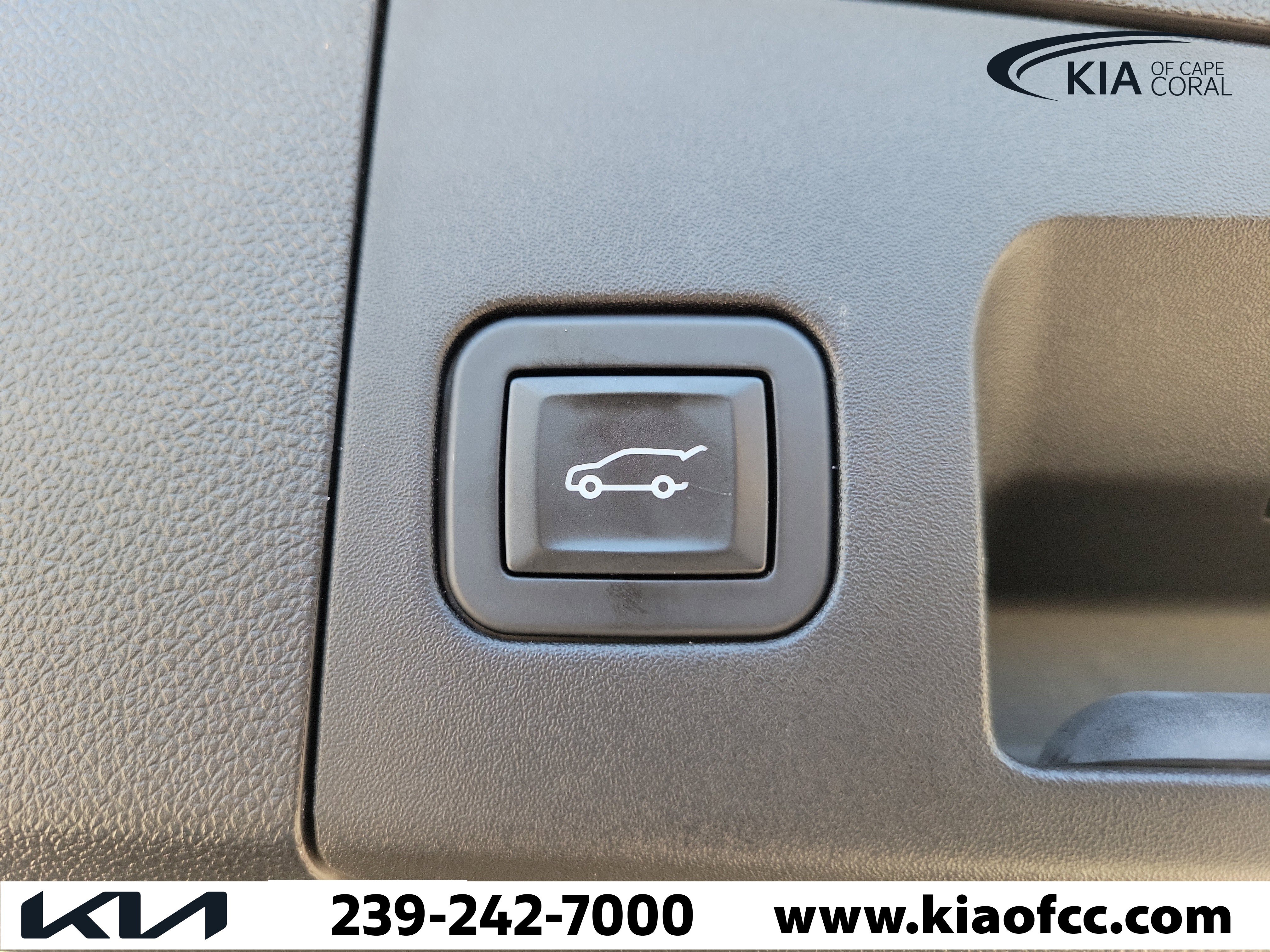 Used 2019 Cadillac XT4 Premium Luxury FWD image 12