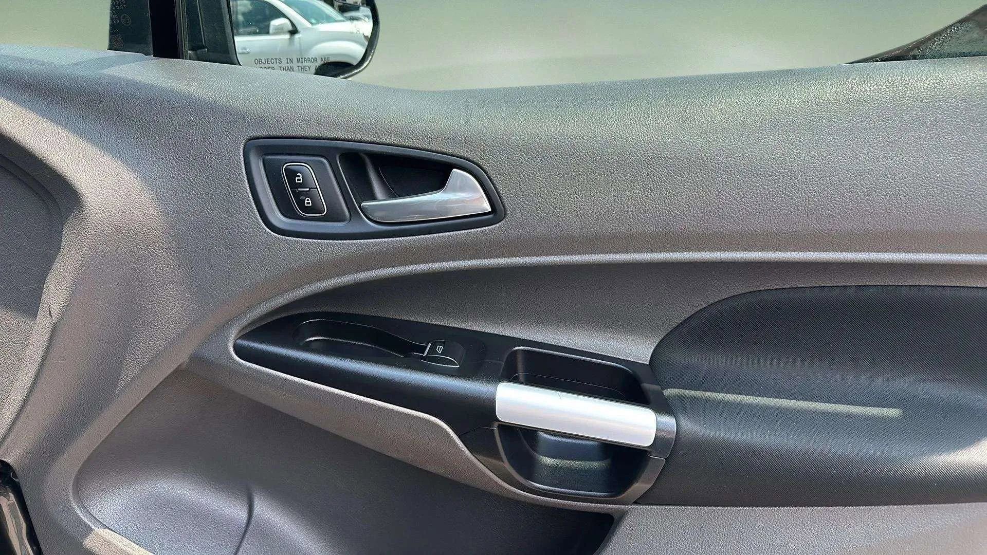 Used 2020 Ford Transit Connect XLT image 20