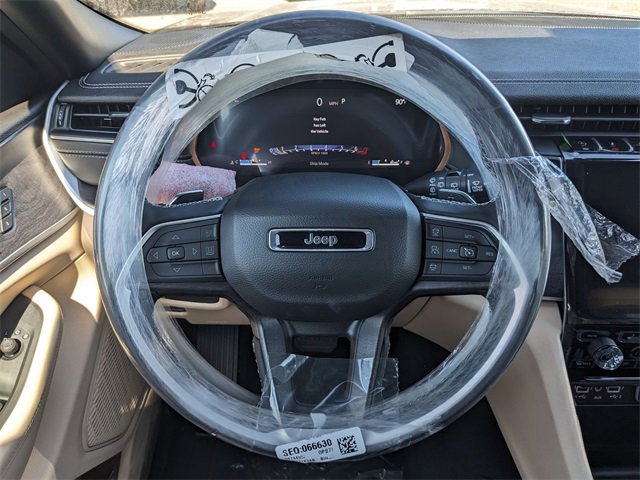 New 2025 Jeep Grand Cherokee L Limited image 17