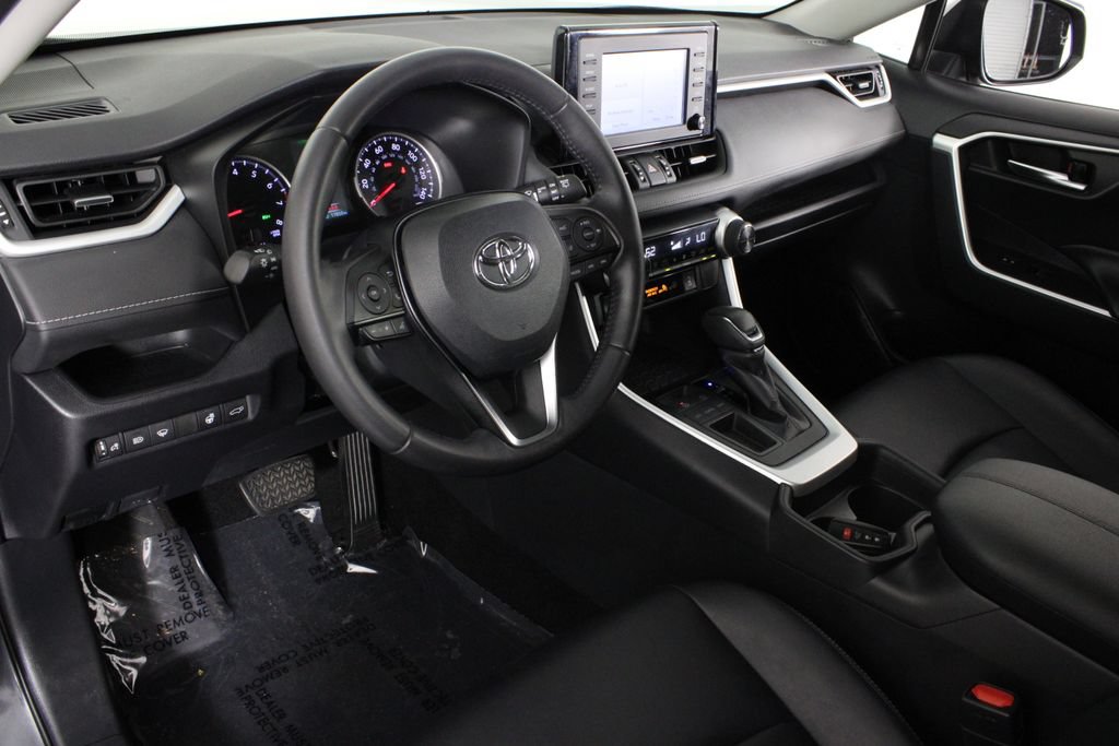 Used 2019 Toyota RAV4 XLE Premium w/ Cold Weather Package FWD image 19