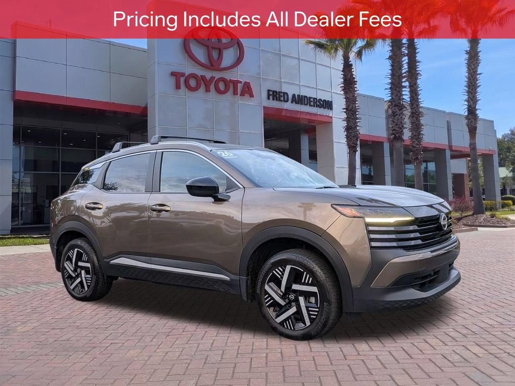 Used 2026 Nissan Kicks SV w/ SV Premium Package FWD image 1