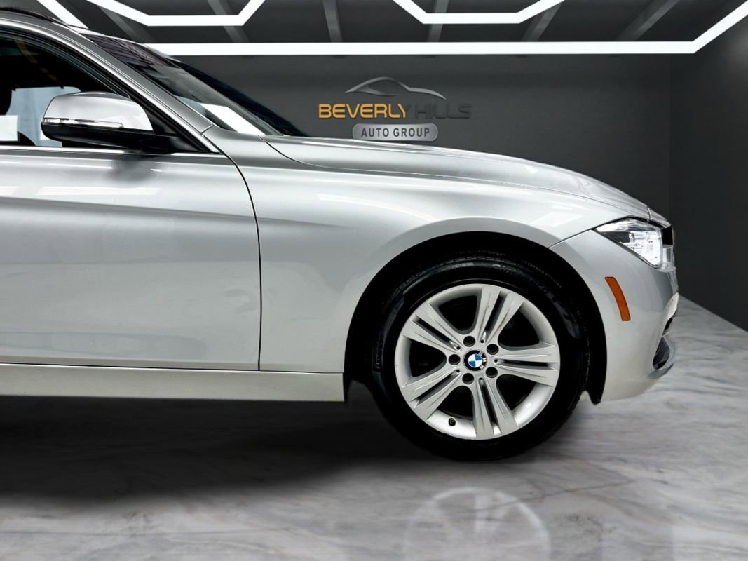 Used 2018 BMW 330i xDrive Wagon image 11