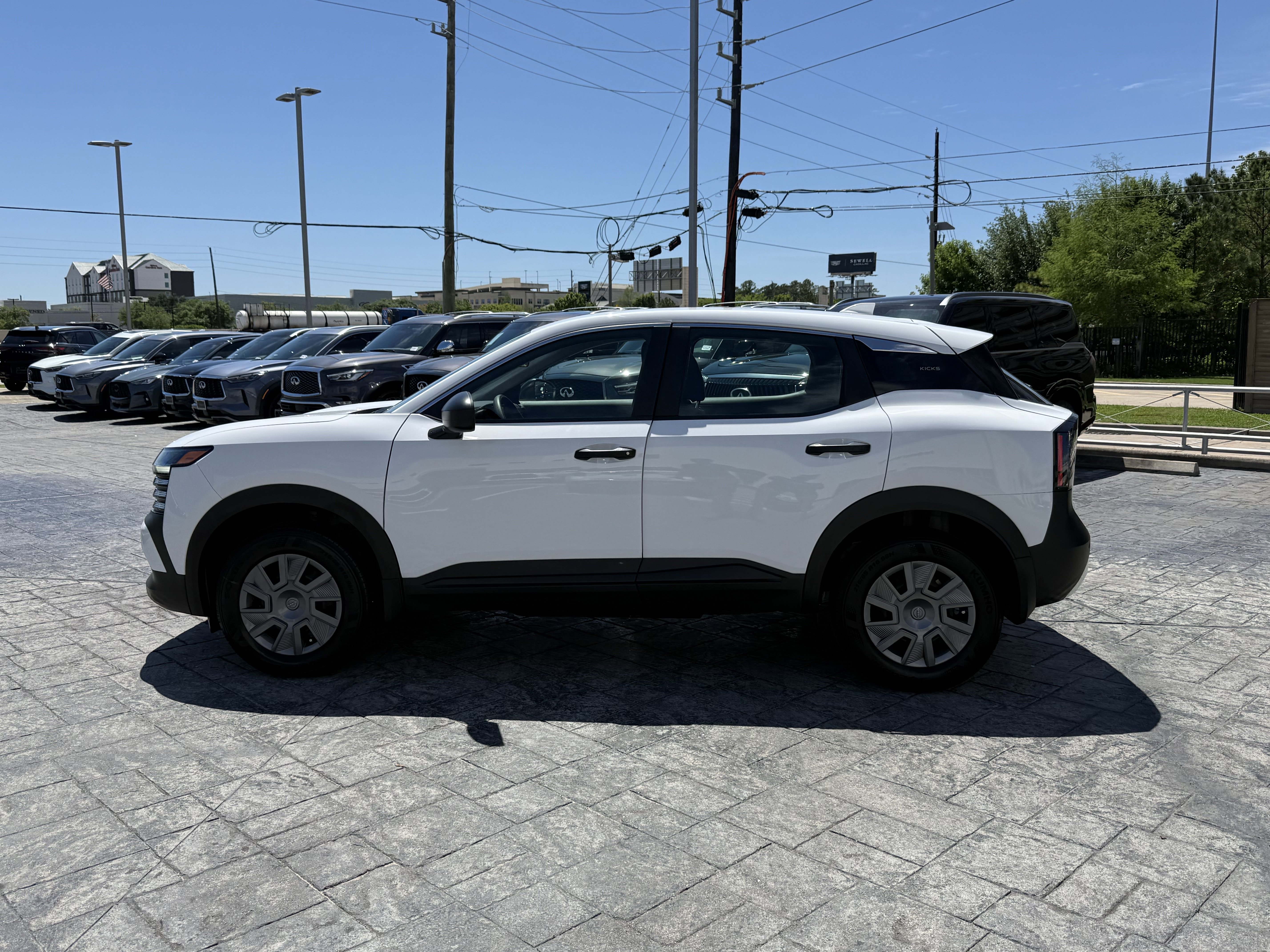 Used 2025 Nissan Kicks S image 4