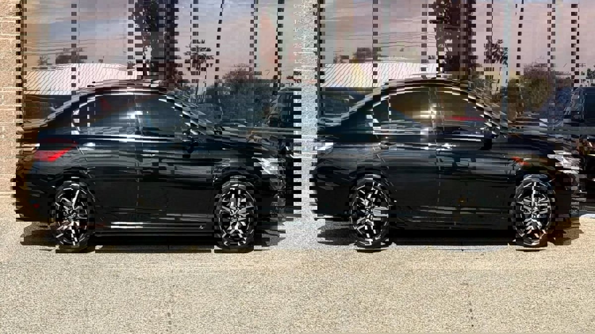 Used 2016 Honda Accord Touring image 14