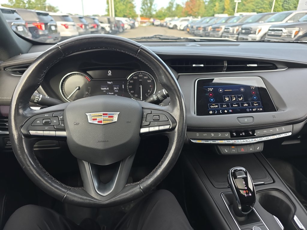 Used 2021 Cadillac XT4 Luxury w/ Cold Weather Package AWD/4WD image 25
