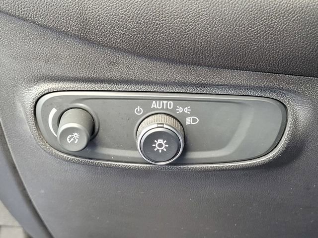 Used 2020 Chevrolet Equinox LS image 16