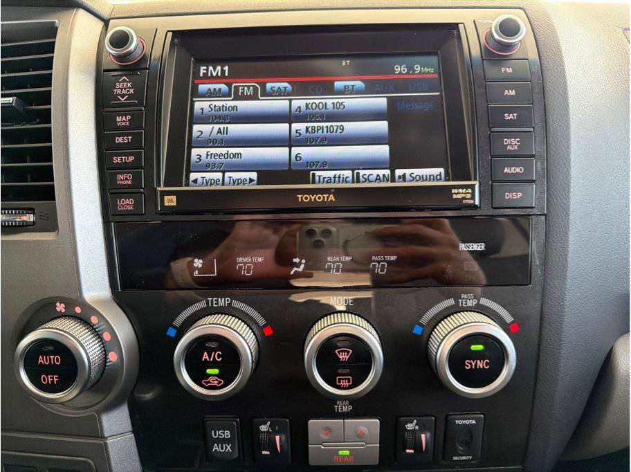 Used 2011 Toyota Sequoia Limited image 23