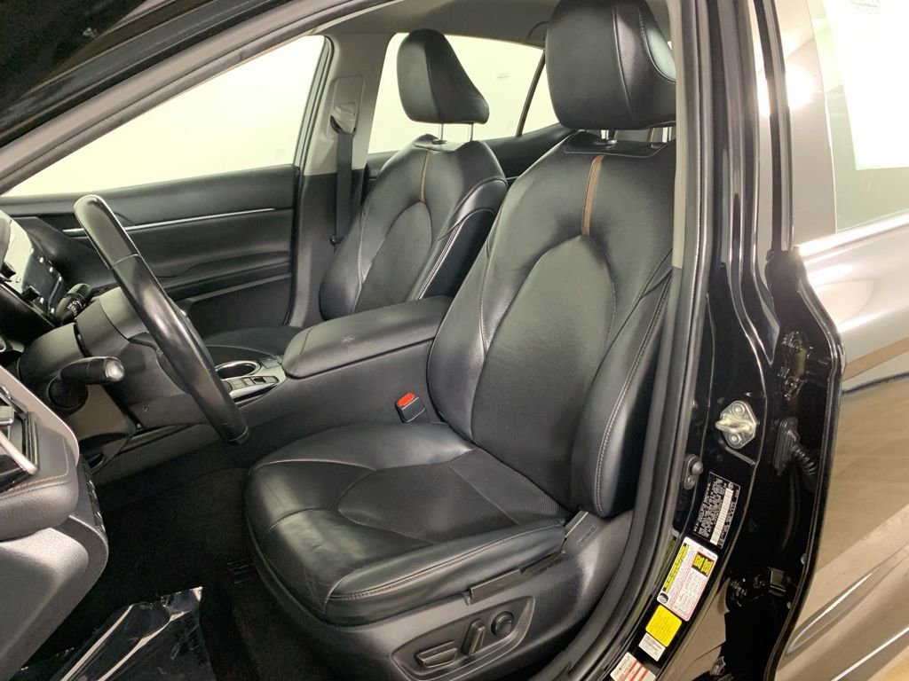 Used 2020 Toyota Camry XLE FWD image 29