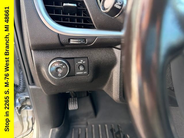 Used 2017 Chevrolet Traverse LT FWD image 28