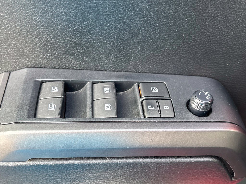 Used 2021 Toyota Tacoma TRD Off-Road AWD/4WD image 8