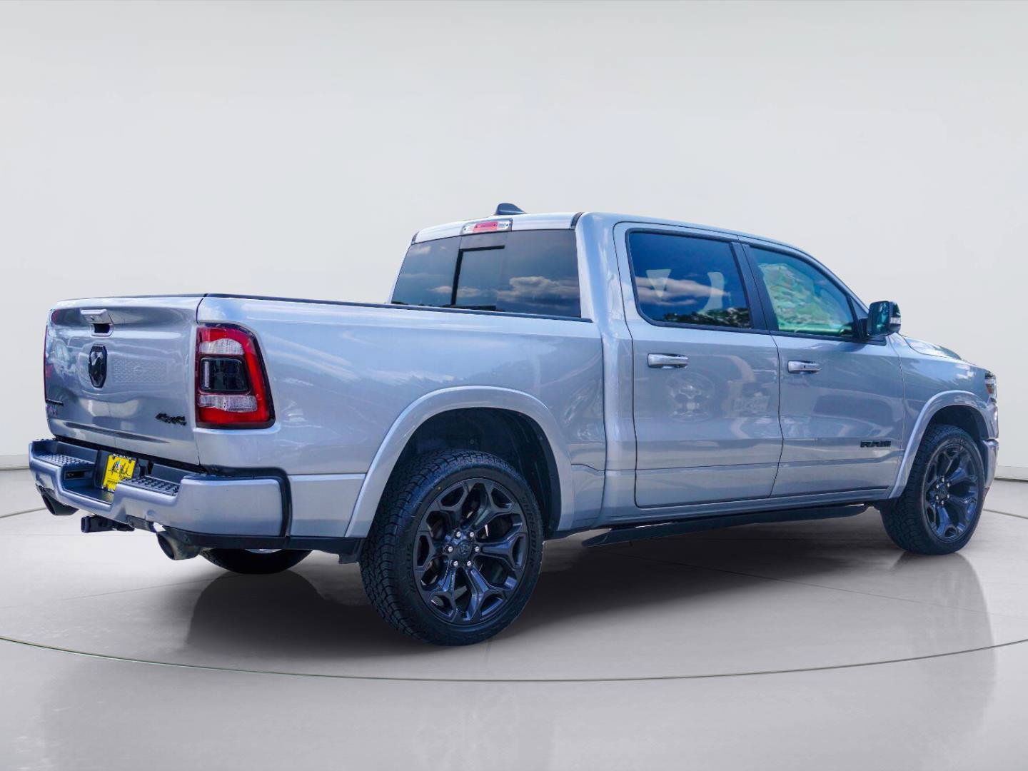 Used 2022 RAM 1500 Limited w/ Night Edition AWD/4WD image 11