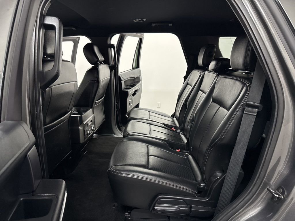 Used 2019 Ford Expedition XLT image 24